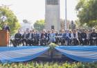 El gobernador Omar Perotti encabezó el acto por el 206º aniversario de la Independencia Argentina