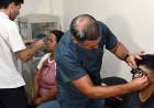 La Municipalidad, los colegios profesionales y el Hospital Sayago se unieron para que 50 vecinos accedan a lentes recetados