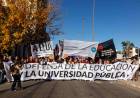 Masiva movilización en Santa Fe en defensa de la universidad pública  