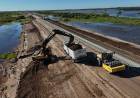 Para mejorar la conexión entre los departamentos San Justo y San Cristóbal a través de la Ruta 39, la Provincia avanza en la protección y repavimentación del puente sobre el Río Salado