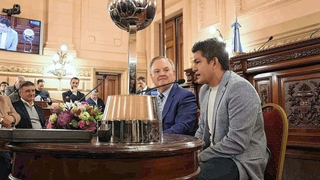 El senado provincial reconoció el Pulga Rodríguez por su legado deportivo