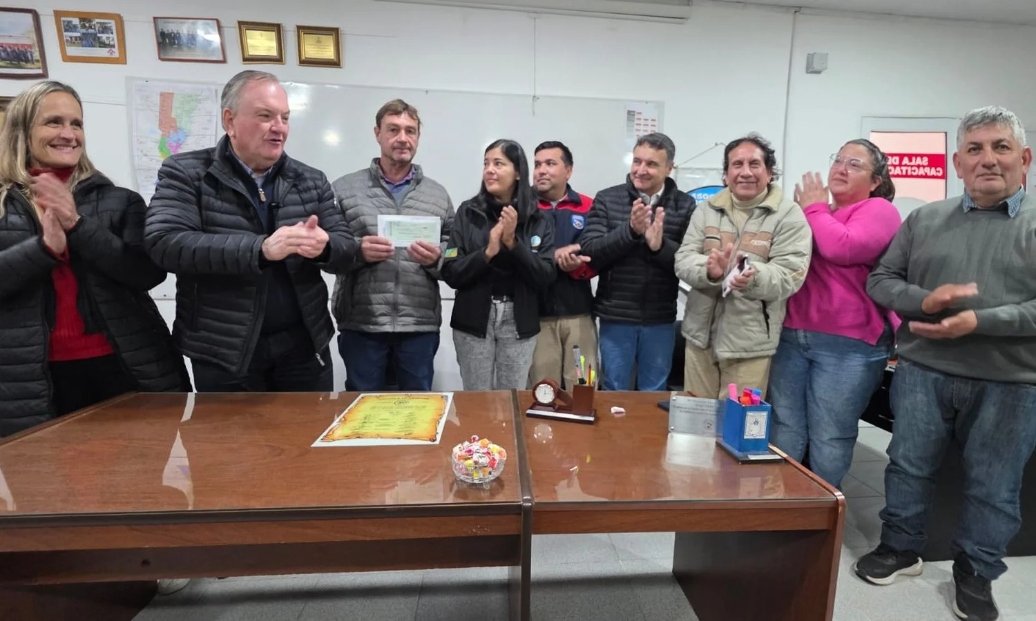 Michlig y González entregaron más de 12 millones a los cuarteles de bomberos de Villa Trinidad, Ceres y San Guillermo