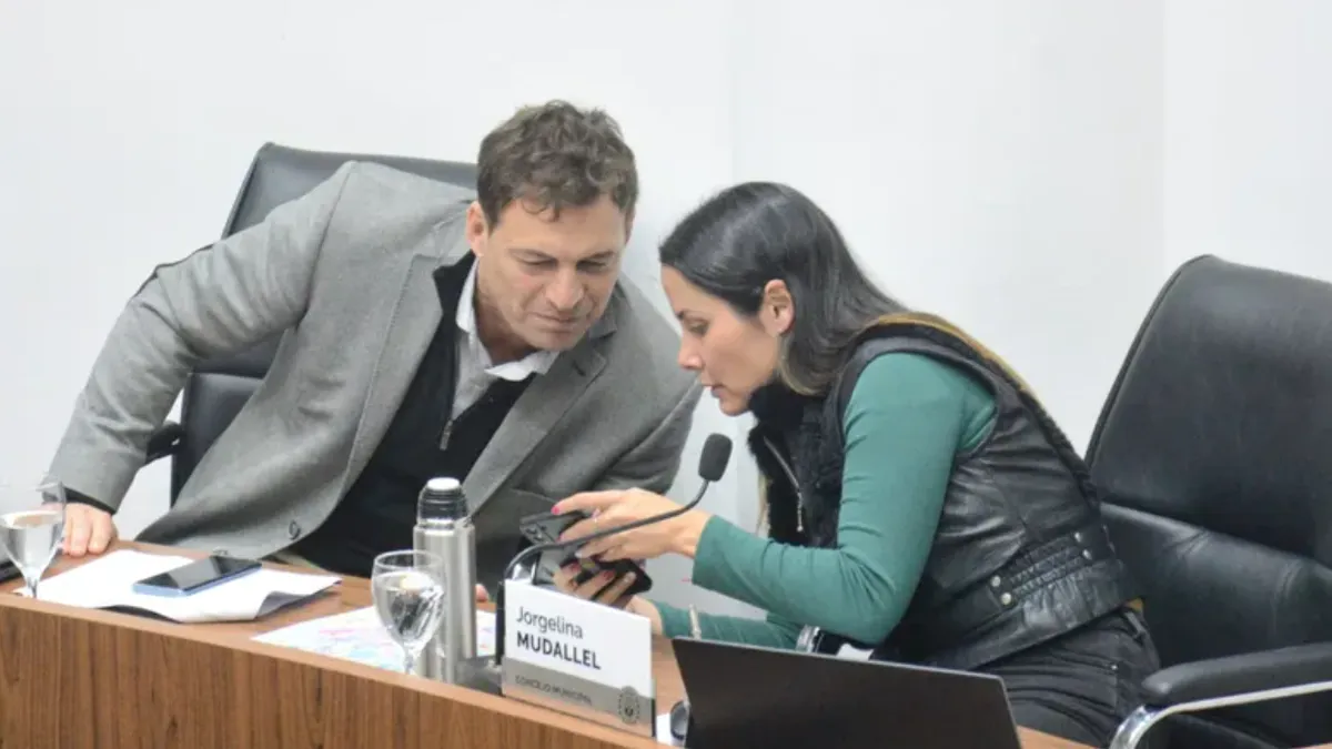 A tres meses del nuevo SEOM, Fernández cuestiona un modelo de ciudad que recauda rápido y resuelve lento