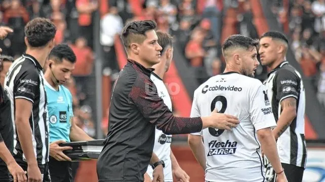 El ciclo de Medrán en Colón quedó en duda luego de perder el invicto en Santa Fe
