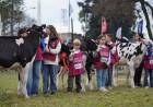 Los mini presentadores se quedaron con los aplausos en la pista
