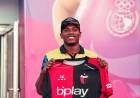 El colombiano Ronald Longa y la pulsera sabalera de la suerte