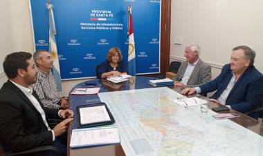 Autoridades del Dpto. San Cristóbal mantuvieron una reunión de trabajo con la Ministra Silvina Frana