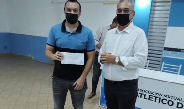 Entrega de aportes del senador Ancides Calvo a entidades de Rafaela