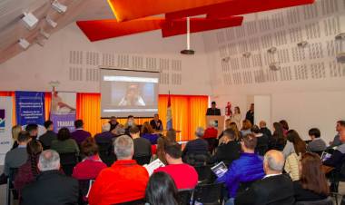 La provincia presentó el Programa Santa Fe + Producción + Trabajo ante el sector productivo