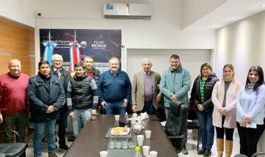 Michlig se reunió con Presidentes Comunales e Intendentes por agua y cloacas