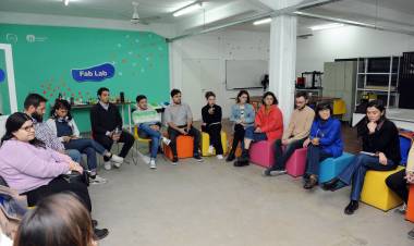 La Municipalidad presentó los proyectos a preincubar en Fablab Activa