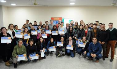 Conserjes y recepcionistas: 40 personas completaron la capacitación laboral