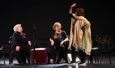 La Municipalidad invita a un taller de teatro de humor para personas mayores