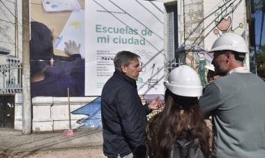 La Municipalidad realiza obras de infraestructura en la escuela Vélez Sarsfield