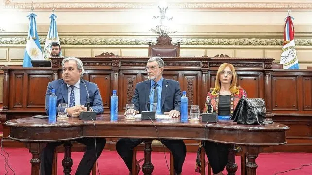  POLÍTICA SANTAFESINASeguridad: Diputados repudiaron la actuación "bochornosa" de la secretaria Ana Morel