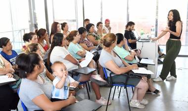 La Municipalidad realizó la última asamblea de la economía popular en Estación Barranquitas
