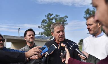 La Municipalidad instala paneles solares en el Parque de la Constitución