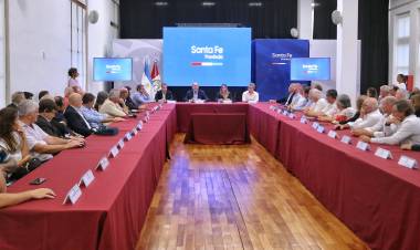 Perotti presentó la candidatura de la provincia de Santa Fe para ser sede de los XIII Juegos Suramericanos 2026