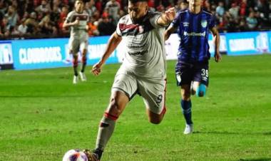 Colón fue más, pero no pudo con Atlético Tucumán en el Brigadier