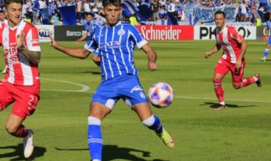 Unión rescató un valioso punto en Mendoza y mejoró su imagen