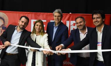 La provincia presentó la carrera de los millones del TC en Rosario