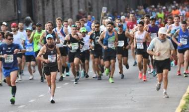 Se corre el Rosario el 21º Maratón Internacional de la Bandera