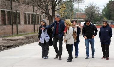 Jatón supervisó obras de pavimentación y desagües en barrio San José