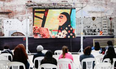  La serie animada “Susurradoras” se proyectó en el Mercado Progreso