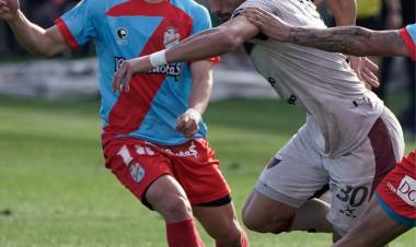 Colón cerró con una derrota en Sarandí, un campeonato flojísimo