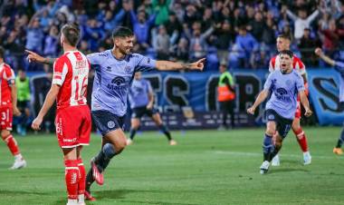 Unión fue goleado en barrio Alberdi y complicó su permanencia en primera