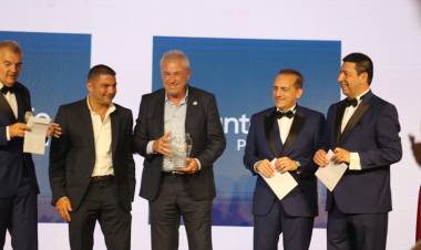 Pumpido: “Nunca se conformen, vayan por más”