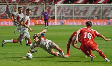 Estudiantes aguó la fiesta de l debut rojiblanco en la Cordial