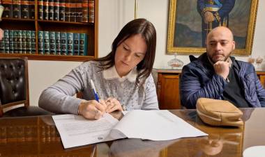 Se firmaron convenios de Buenas Prácticas para el C.A.C.U. y la Comuna de Ambrosetti