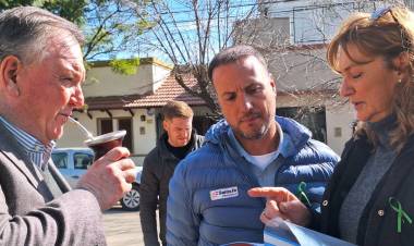 El ministro Enrico y el senador Michlig firmaron numerosos convenios y recorrieron  futuras obras públicas