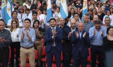 Pullaro participó de la conmemoración por el 111° aniversario de la ciudad de Laguna Paiva