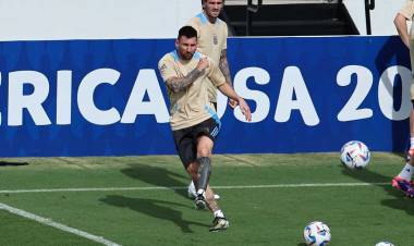 Ultimo entrenamiento del combinado nacional antes del debut con Canadá