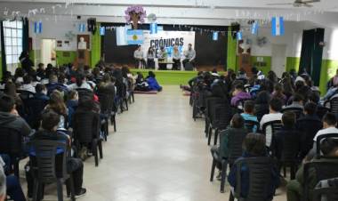 Más de 600 alumnas y alumnos de escuelas rosarinas ya pasaron por el programa Crónicas Deporte
