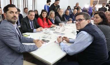 Pasó a cuarto intermedio la paritaria entre el Gobierno y los gremios docentes
