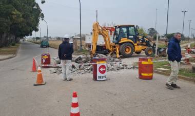 Se realiza la reparación de la calzada con hormigón en Avellaneda y Av. French