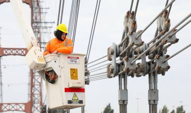 La DPV realizó tareas de mantenimiento en el Puente Colgante