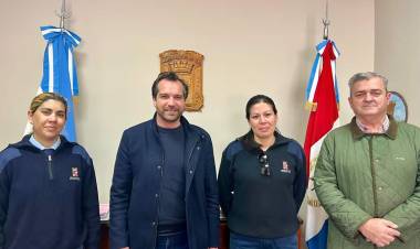 Weiss Ackerley recibió y felicitó a las inspectoras municipales que salvaron una vida