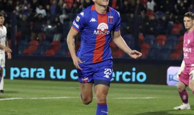 Unión que buscaba la punta, fue goleado por Tigre en Victoria