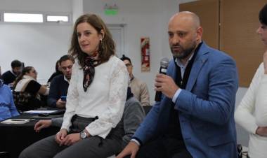 Provincia brinda apoyo económico para la formación científico-tecnológica de profesionales santafesinos