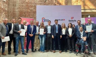 Weiss Ackerley firmó un convenio para que Santo Tomé sea parte del Banco Solidario