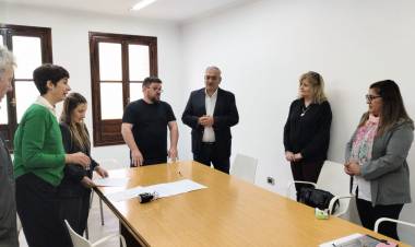 Calvo y Pinotti se reunieron para formalizar convenio del programa "1000 aulas"