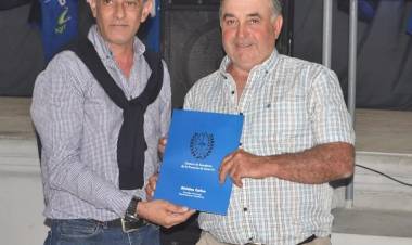 Calvo presente en el 50 aniversario del centro cultural y deportivo Independencia de cnel. Fraga