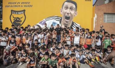 Di María tiene un nuevo mural en el club que lo vio nacer