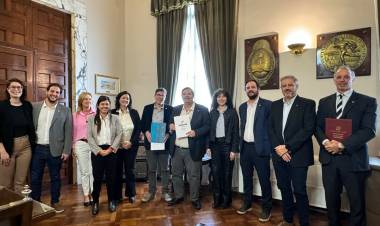 Educación y universidades nacionales firmaron convenios para trabajar la formación docente continua