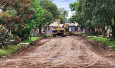 Plan de Pavimento: se encuentran en ejecución los trabajos sobre la última cuadra del grupo Nº 7