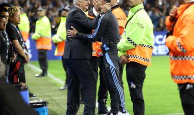 Walter Samuenl ocupó el lugar de Scaloni en la conferencia de prensa tras la victoria ante Perú